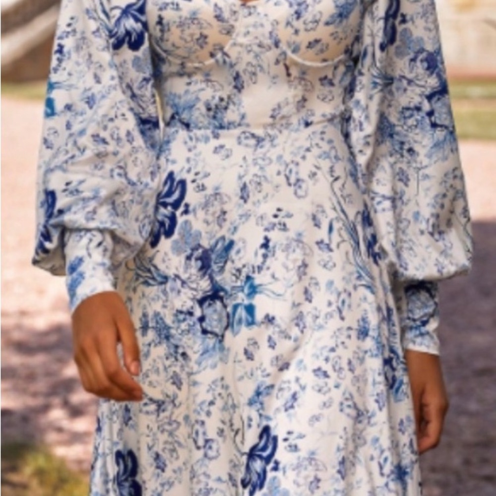Blue & White Floral Puff-Sleeve Midi Dress